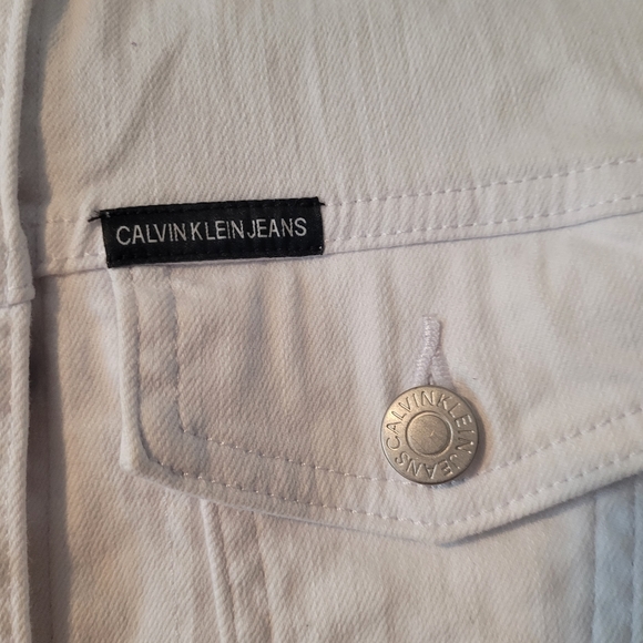 Ladies XS Calvin Klein stretch white jean jacket almost new - Picture 2 of 4